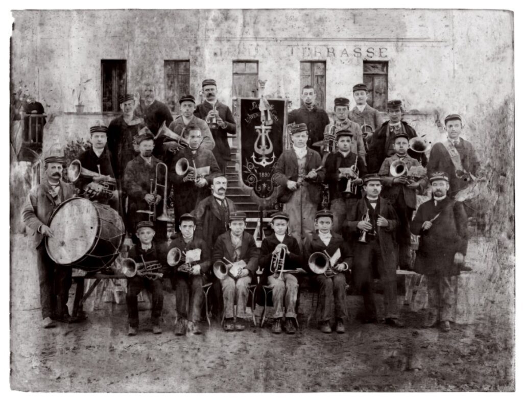 fanfare nort-sur-erdre 1890 restauree.jpg